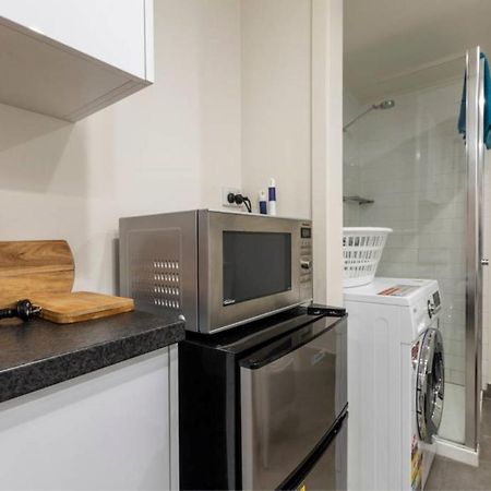 Readyset Apartments On Anthony Мелбърн Екстериор снимка