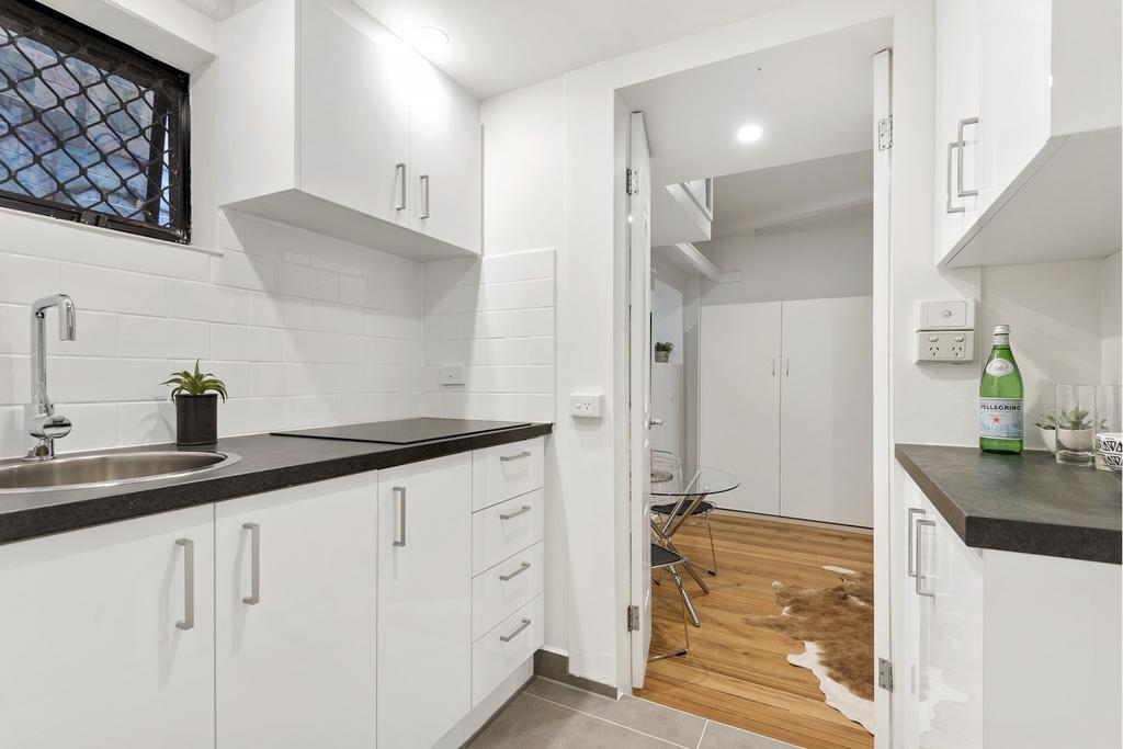 Readyset Apartments On Anthony Мелбърн Екстериор снимка