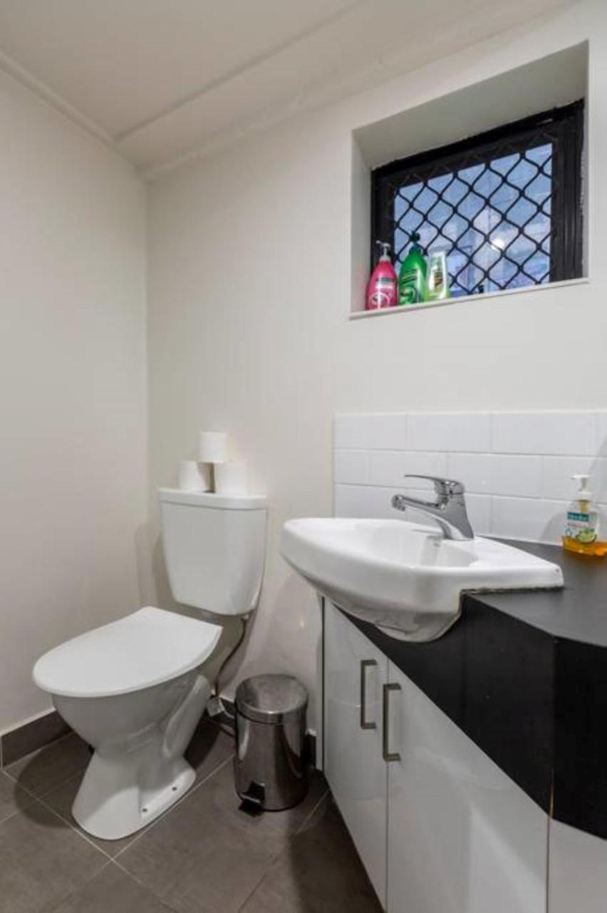 Readyset Apartments On Anthony Мелбърн Екстериор снимка