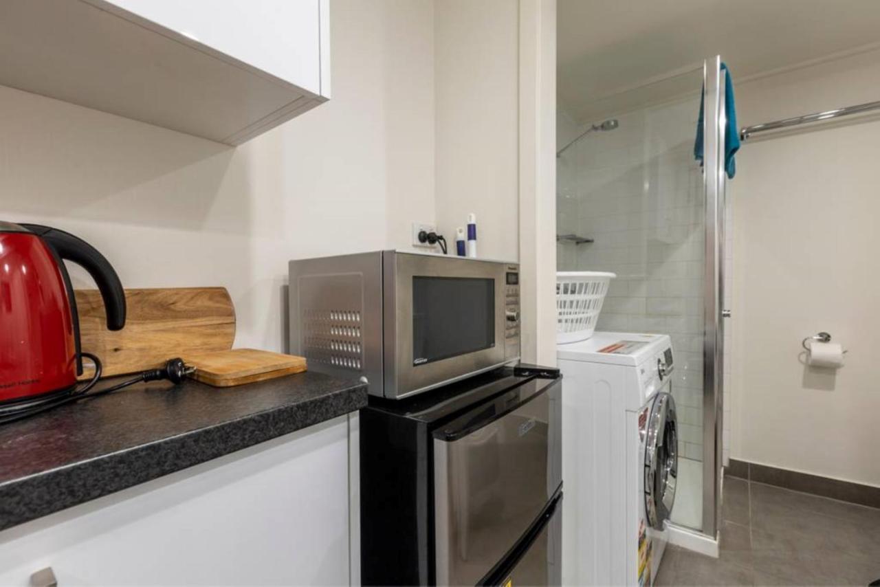 Readyset Apartments On Anthony Мелбърн Екстериор снимка