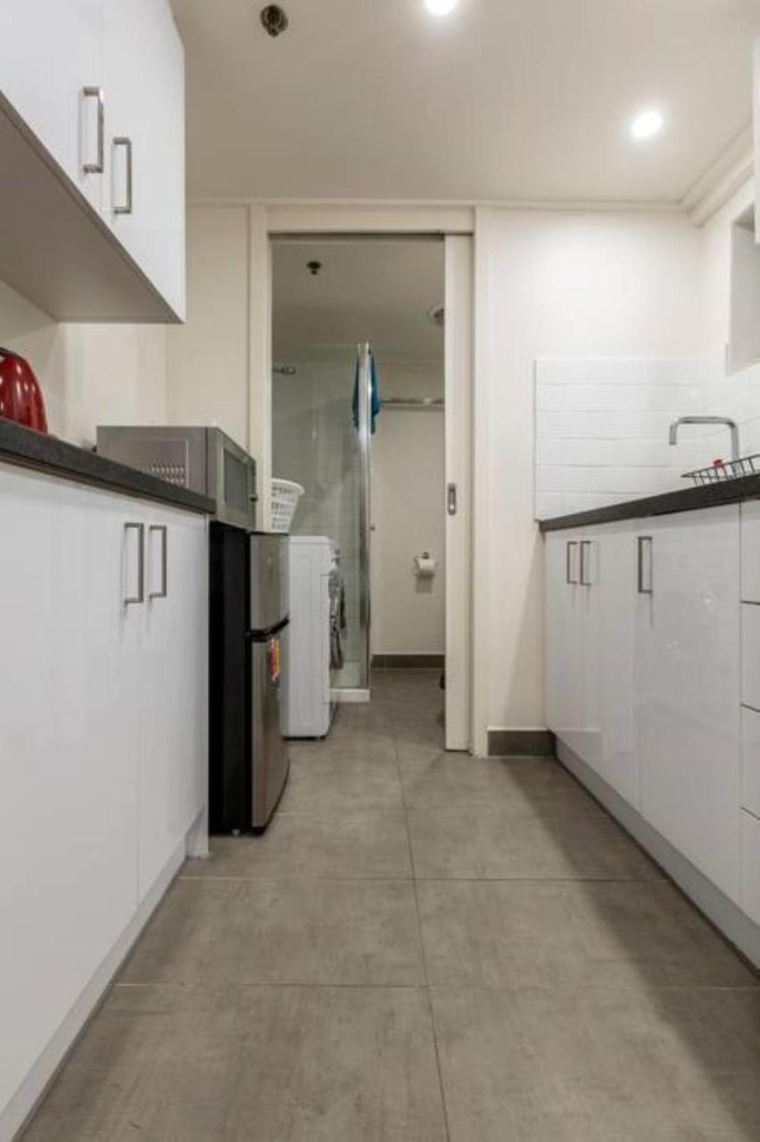 Readyset Apartments On Anthony Мелбърн Екстериор снимка